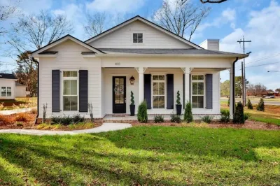 Welcomehome to Boro White House! Hotels near MAPCO Express