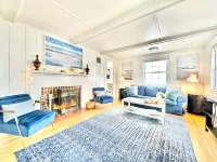 Starfish Cottage★0.4mi walk Beach & Village★Pet Friendly★Bikes★Fireplace★Firepit Hotels in Dennis Port