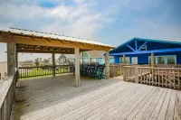 Enjoy Gulf Views on the ICW with Great fishing!