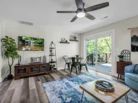 Pet-Friendly, Convenient Cabin Minutes from Downtown Hendersonville