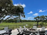 ☆Yacht Basin Getaway☆ Walk To The Waterfront, Provision Company, Fishy Fishy