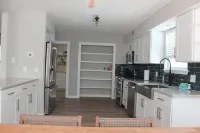 BEACH HOUSE W/POOL/SPA -5 minute walk to beach- NO WORRIES BEACH HAPPY