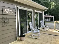 Hutch’s Mountain Cottage- Serene, Clean, & Cozy!