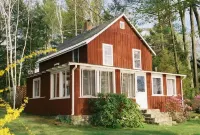 Vacationer's oasis on the waterfront of picturesque Pearly Pond.