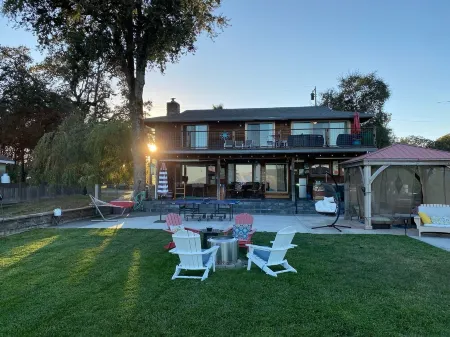 Luxe and Spacious Lakefront House with Brand New Dock and Boat Lift