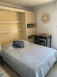 Cozy, bright, facing the Bay of Portissol