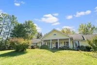 NEW HOT TUB||sleeps 10|4BR 3Ba|firepit|pingpong table|New River Gorge NP