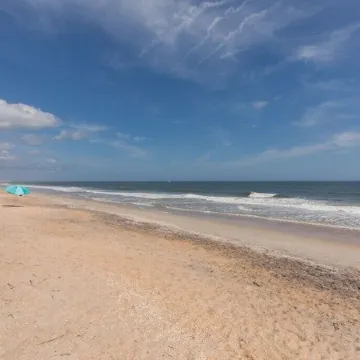 Large Pool. Private Beach Path. Vilano Beach House Closest to Historic St. Aug.