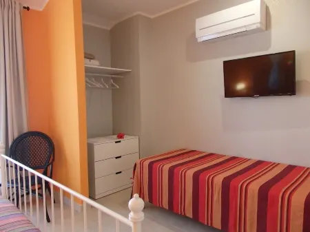 Casacilla, modern semi-detached villa with view and garden Отели в г. Quartu Sant'Elena