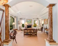 Awesome Hilltop Views, Pool, Vineyards, Olive Trees, 5 mins to Healdsburg