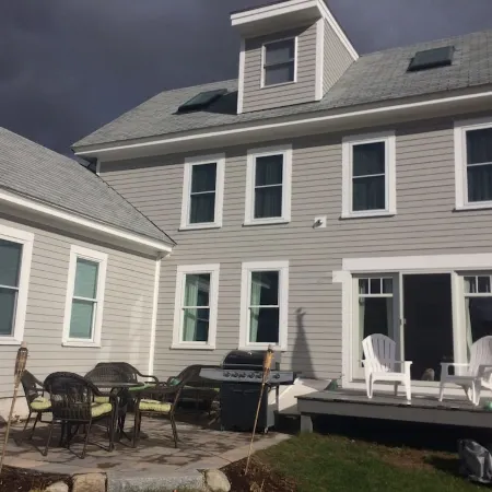 Meredith Bay - Brand New 2nd and 3rd floor Apartment in Private Home