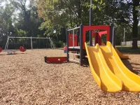 Cozy Neutral Farmhouse Welcomes Peaceful Retreat