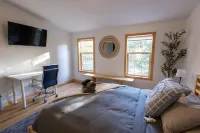 Cozy Mountain Vibes for the Crew - Hot Tub, Game Room, EV, Near Hunter & Windham