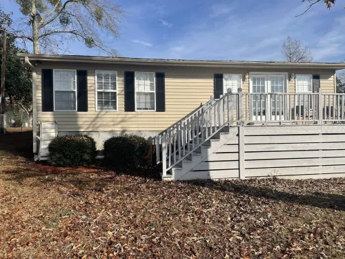 Lakefront, private dock, boat access