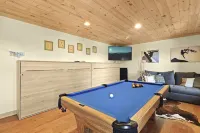Amazing View ~5000ft, Golf Club 5 min, Sauna, Hot Tub, Wi-Fi, Game Room, Bonfire