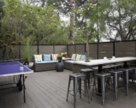 Private Luxurious Hollywood Oasis Pool/Spa-Close to Action Double Guest Quarters