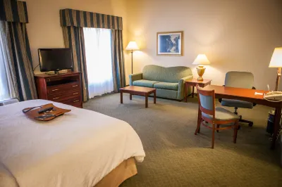 Hampton Inn & Suites Springfield-Southwest Hotels near Sherwood Plaza