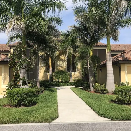 2 bedroom Bradenton Florida condo with golf membership 1720 square feet