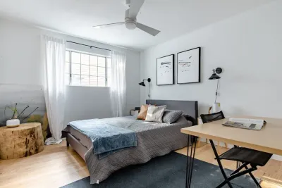 The Modern Get Away Cabin 3b2b - Lake View 🌲 w/ pool table & jaccuzi & suana Hotels near Crestline Library