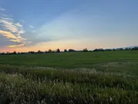 Cozy country Cabin on the Big Horn River, 7 miles from Hot Springs.