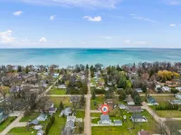 Cozy Beach House Hotels in Sanilac County