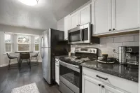 Charming 3bed/2 bath near Gathering Place, Riverparks and Downtown