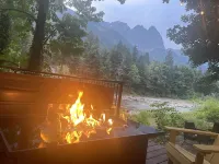 Cozy Riverfront Retreat W/ Hot Tub & Epic Mt Index Views