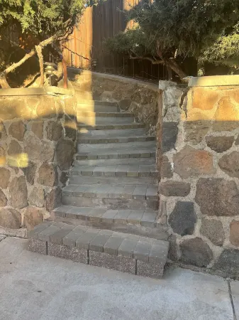 The Rock House is a cozy and luxurious getaway Отели рядом с достопримечательностью «Обсерватория Лоуэлла»