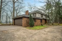 Relaxing Lake Home with Private Water Access - Pet Friendly