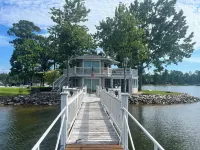 One of a Kind, "Gazebo" Cottage on Beautiful Lake Murray, SC. Hotels near Walmart Supercenter