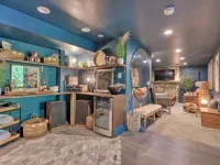 Tranquil mountainhouse w/hot tub, super close to trails & wineries- pet friendly Hotels in Happy Creek