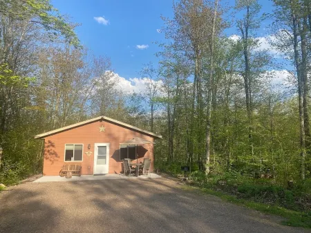 Your Base Camp to Tuscobia Tr! Private Cottage and Access to Trails! Dogs!
