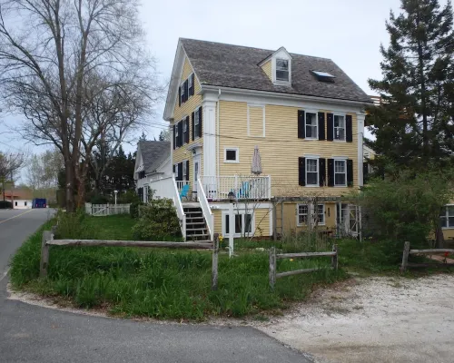 2 Bedroom Private Apt. in 1825 Whaler's Home on Duck Creek Hotels in Wellfleet