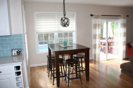 Nice family house just minutes from race track!!