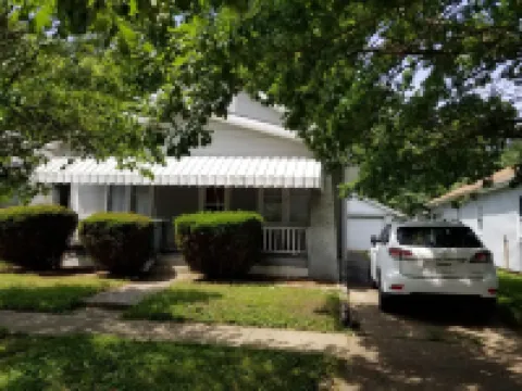 Relax Inn this Knotty & Nice entire Home
