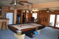 BUCK FALLS LOG CABIN, 5 bedroom Chalet RETREAT between Highlands and Franklin NC