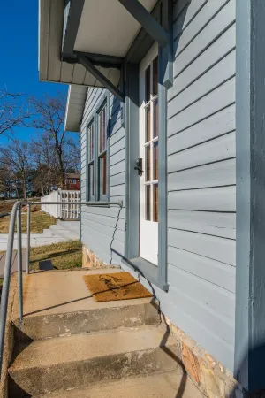 Cozy Cabin at Rockaway Rentals near Branson