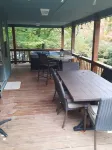 Steps to Shooting Creek. Free   2 Bedrooms and Game Room if Booked  by OCT 1st
