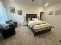 Late Check Out! Cozy & New  4Bd/ 3ba, in Quiet Neighborhood w/Big Yard.