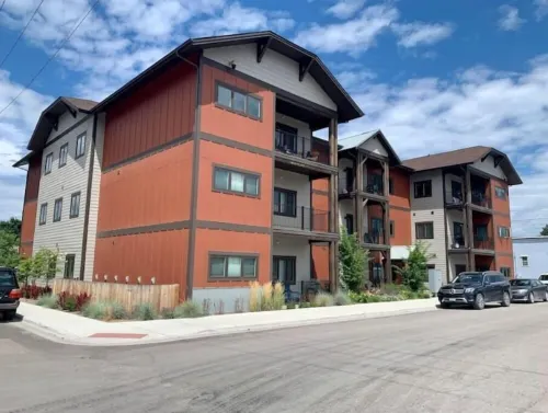 106- Condo near Glacier Park 2 Bed/2bath w/kitchen 25 miles to Glacier Park