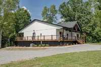 Porch-lovers Paradise! SLEEPS 11-12. Multiple fire pits. Only 0.8mi to boat ramp