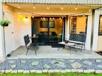 Downtown Kirkland Condo! Newly Renovated with Patio Các khách sạn gần Totem Lake West Self Storage