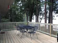 Lakefront Paradise on Northern Tip of Long Lake