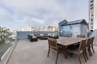 Luxurious Pacific Heights Retreat with Rooftop Deck - Bungalows