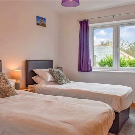 Private spacious house 5 mins by car to the beach