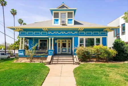 High Ceiling, Cozy 1BR in the Central of Pasadena, Walk to Markets and Resturant