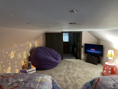 Only a short walk to the lake! Or a Short ride to the trails! Hotel a Richfield Township