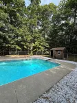 Private Pool & Hot Tub! Minutes to Sebago Lake! Nature! Perfect All Year-Round. - Wifi