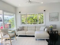 North Shore Beach House with Ocean View Hotels in Pupukea