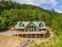 Beautiful Mountain View log cabin